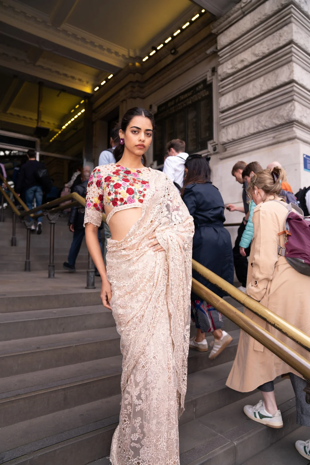 Beige Multi-Coloured Thread Work Saree - Image 3