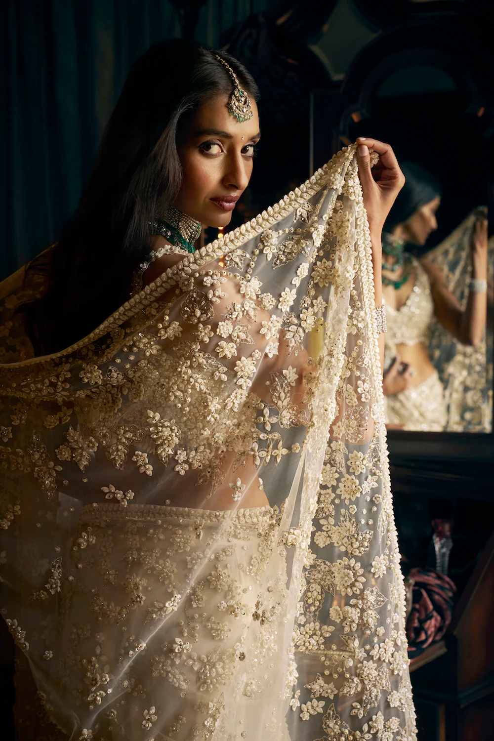 Ivory Three-dimensional Saree - Image 3